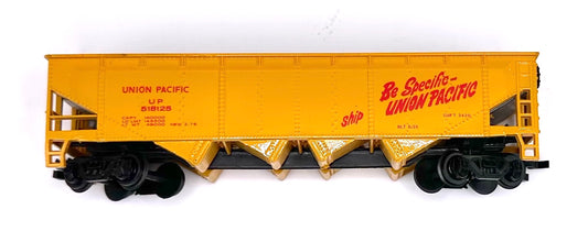 Bachmann HO Scale 76036 Union Pacific 42' Open Quad Hopper+ Coal Load