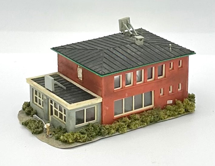 Kibri Z Scale Custom Painted, Weathered,Office/Factory Building Fully Assembled Lighted