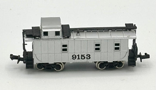 Arnold Rapido N scale Rivet sided Offset Cupola Caboose 9153